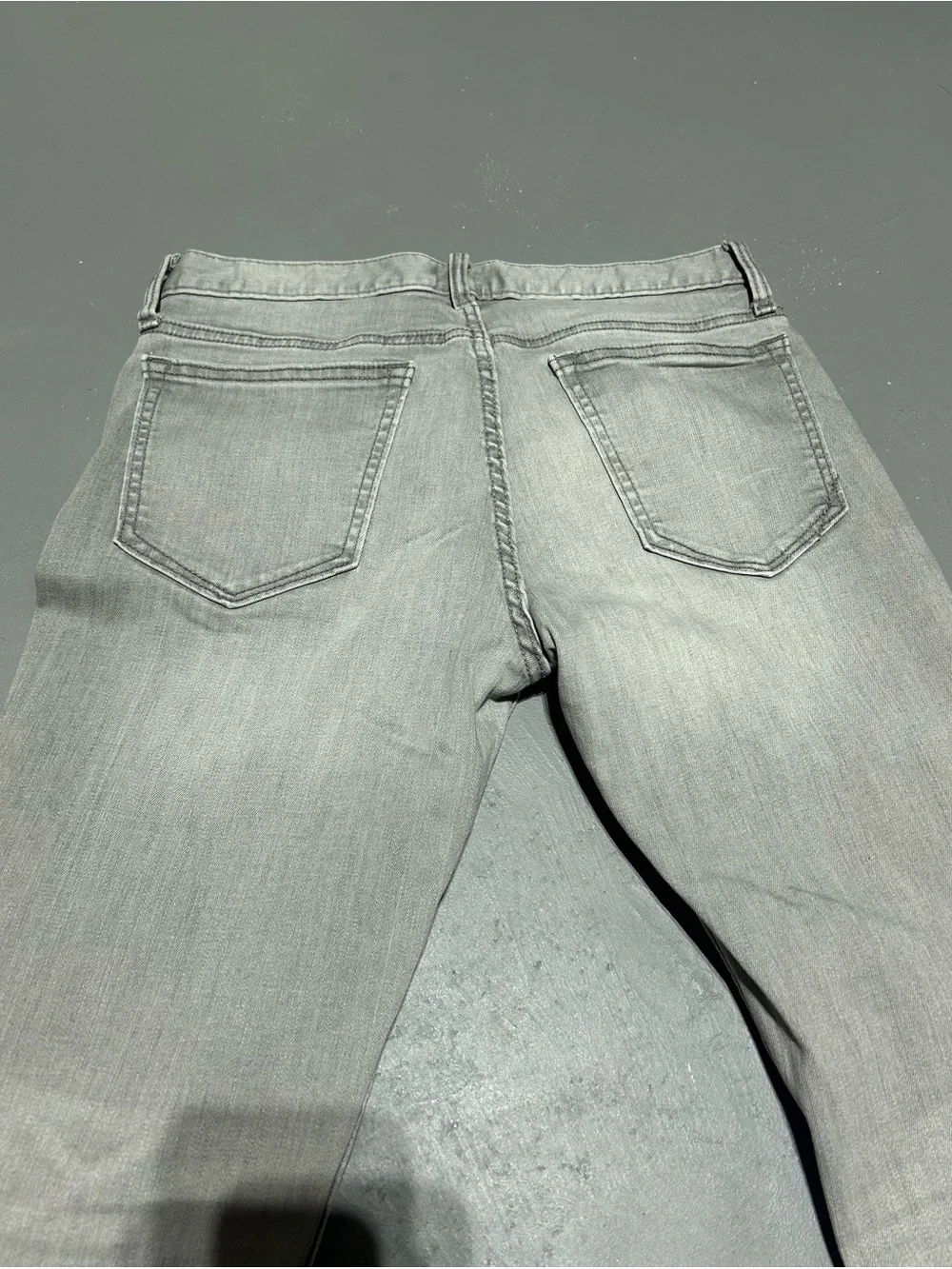 Banana Republic Slim Techmotion Gray Wash Denim Jeans (Men’s Size 30 x 30)